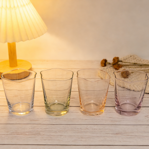 SET OF 4 TUMBLERS WITH DIFFERENT COLORS