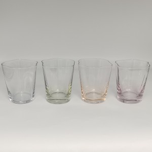 SET OF 4 TUMBLERS WITH DIFFERENT COLORS